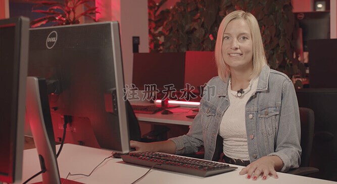 Woman in front of a PC at the AnyDesk office